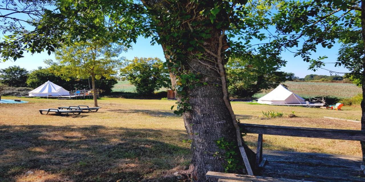 Camping La Petite Houmee Curzay-sur-Vonne Ngoại thất bức ảnh