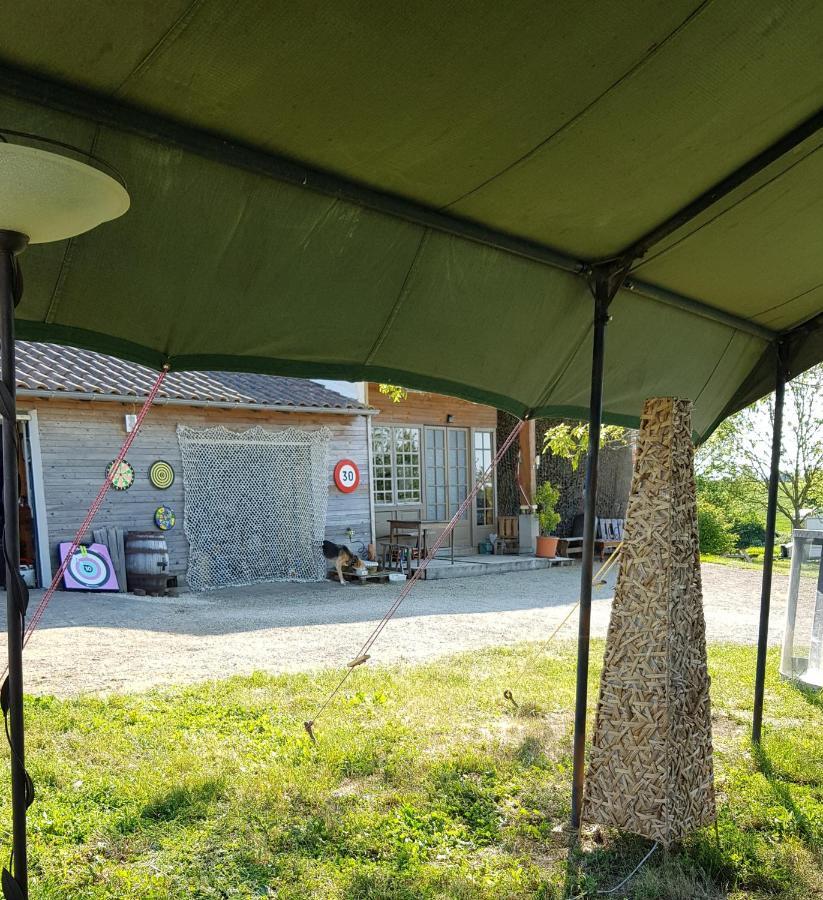 Camping La Petite Houmee Curzay-sur-Vonne Ngoại thất bức ảnh